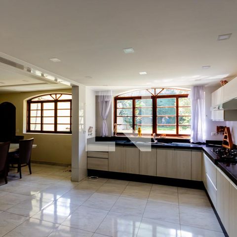 Casa à venda com 420m², 3 quartos e 8 vagasCozinha