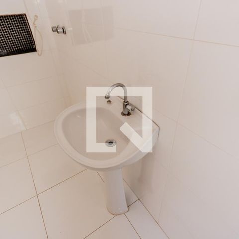 Casa à venda com 420m², 3 quartos e 8 vagasBanheiro da Suíte 2