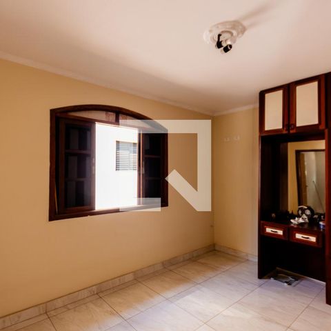 Casa à venda com 420m², 3 quartos e 8 vagasCloset