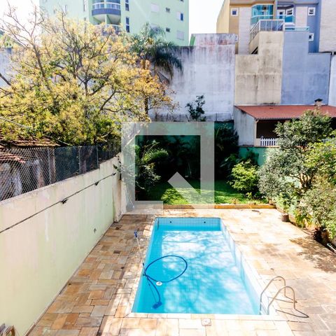 Casa à venda com 420m², 3 quartos e 8 vagasQuintal