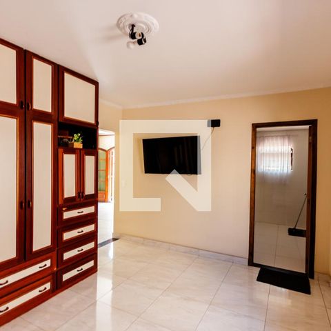 Casa à venda com 420m², 3 quartos e 8 vagasCloset
