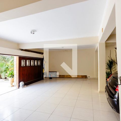 Casa à venda com 420m², 3 quartos e 8 vagasGaragem