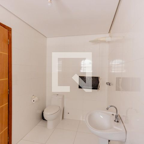 Casa à venda com 420m², 3 quartos e 8 vagasBanheiro da Suíte 2