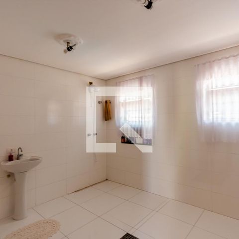 Casa à venda com 420m², 3 quartos e 8 vagasBanheiro da Suíte 1