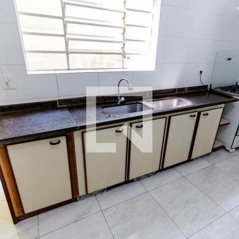 Casa à venda com 420m², 3 quartos e 8 vagasCozinha 2