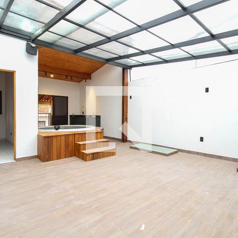 Casa à venda com 135m², 4 quartos e 1 vagaSpa