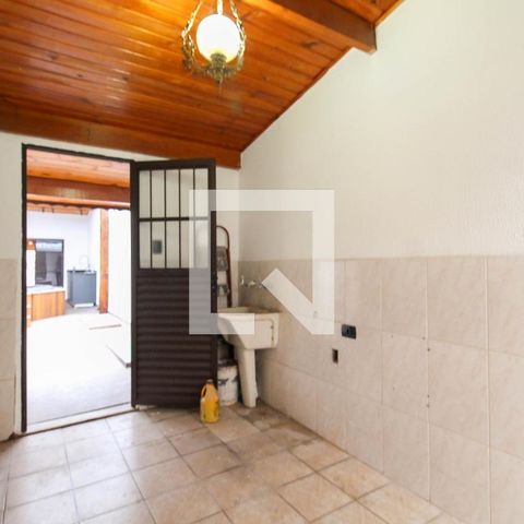 Casa à venda com 135m², 4 quartos e 1 vagaÁrea de Serviço