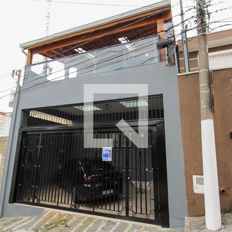 Casa à venda com 135m², 4 quartos e 1 vagaFachada