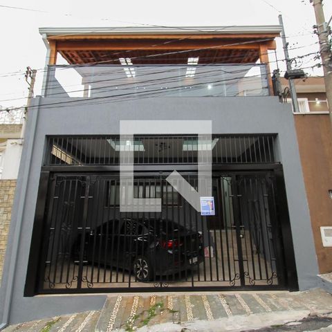 Casa à venda com 135m², 4 quartos e 1 vagaFachada