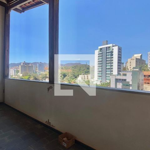 Casa à venda com 361m², 4 quartos e 2 vagasVaranda