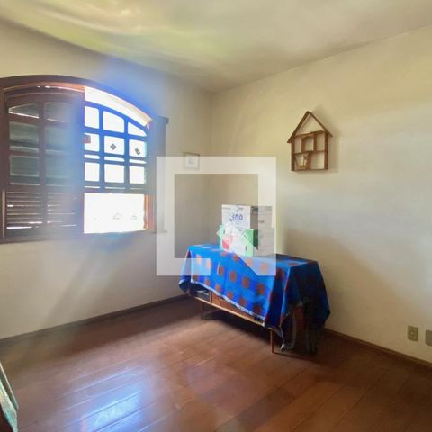 Casa à venda com 361m², 4 quartos e 2 vagasQuarto