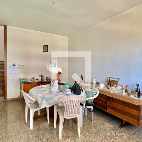 Casa à venda com 361m², 4 quartos e 2 vagasSala