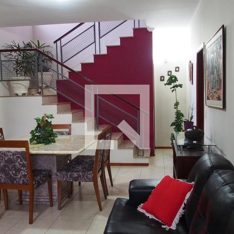 Casa à venda com 178m², 3 quartos e 2 vagasSala 