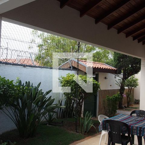 Casa à venda com 178m², 3 quartos e 2 vagasGaragem