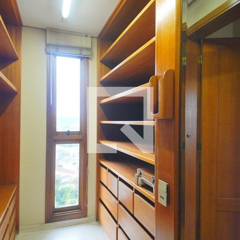Apartamento para alugar com 315m², 4 quartos e 3 vagasCloset 2