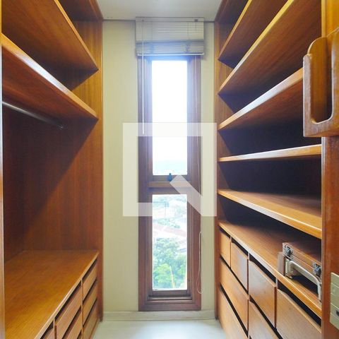 Apartamento para alugar com 315m², 4 quartos e 3 vagasCloset 2