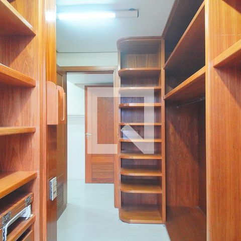 Apartamento para alugar com 315m², 4 quartos e 3 vagasCloset 2