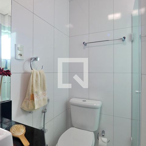 Casa à venda com 238m², 3 quartos e 3 vagasSuíte 3 - Banheiro