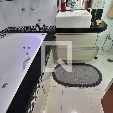 Casa à venda com 238m², 3 quartos e 3 vagasSuíte 3 - Banheiro