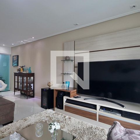 Casa à venda com 238m², 3 quartos e 3 vagasSala