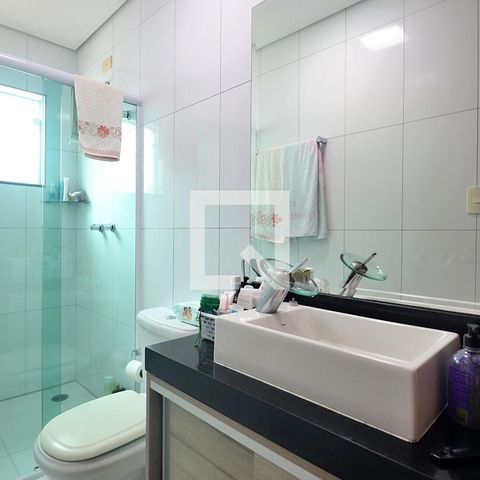 Casa à venda com 238m², 3 quartos e 3 vagasSuíte 2 - Banheiro