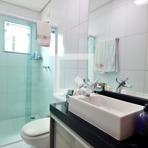 Casa à venda com 238m², 3 quartos e 3 vagasSuíte 2 - Banheiro
