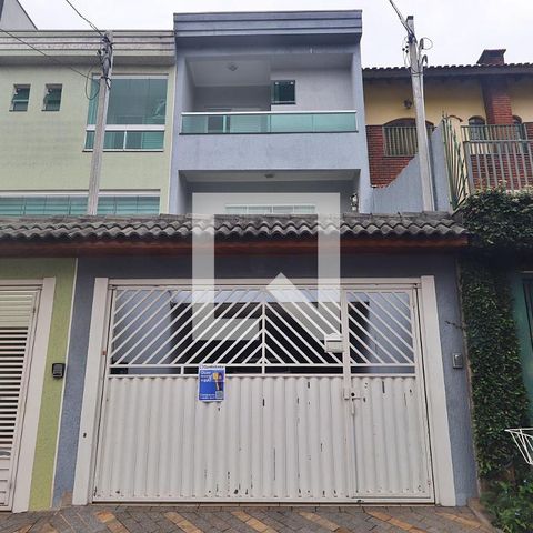 Casa à venda com 238m², 3 quartos e 3 vagasFachada