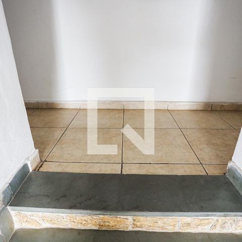 Casa para alugar com 150m², 3 quartos e 2 vagasEscada