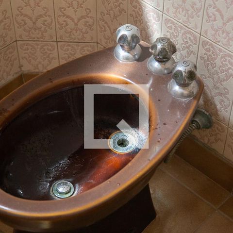 Casa para alugar com 400m², 4 quartos e sem vaga Casa para alugar com 400m², 4 quartos e sem vagaBanheiro da Suíte