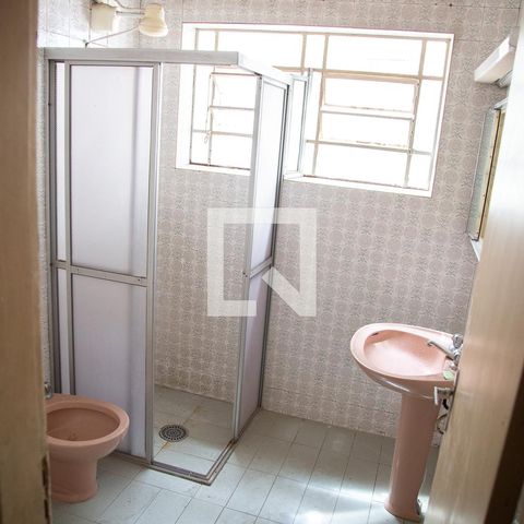 Casa para alugar com 400m², 4 quartos e sem vaga Casa para alugar com 400m², 4 quartos e sem vagaBanheiro Social