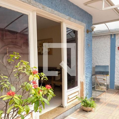 Casa à venda com 330m², 5 quartos e 2 vagasvaranda