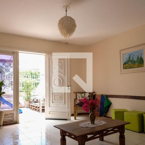 Casa à venda com 330m², 5 quartos e 2 vagasSala
