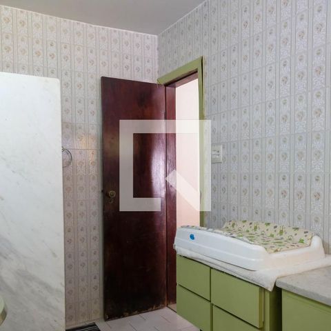 Casa à venda com 330m², 5 quartos e 2 vagasBanheiro