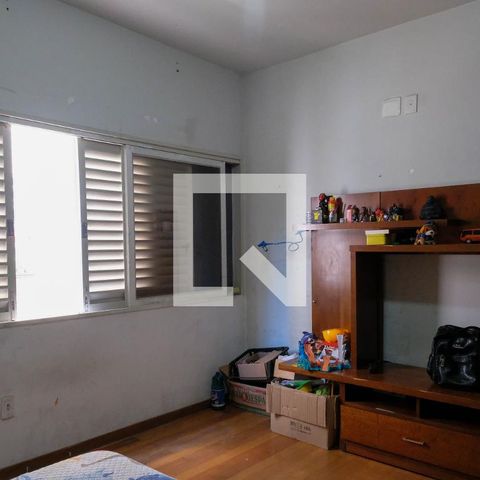 Casa à venda com 330m², 5 quartos e 2 vagasQuarto 4