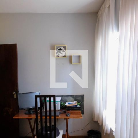Casa à venda com 330m², 5 quartos e 2 vagasSala