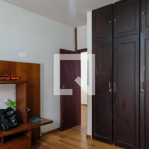 Casa à venda com 330m², 5 quartos e 2 vagasQuarto 4