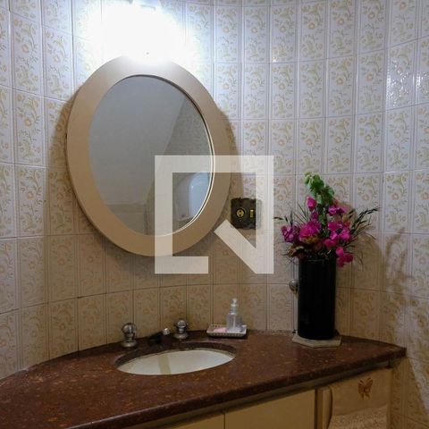 Casa à venda com 330m², 5 quartos e 2 vagasBanheiro