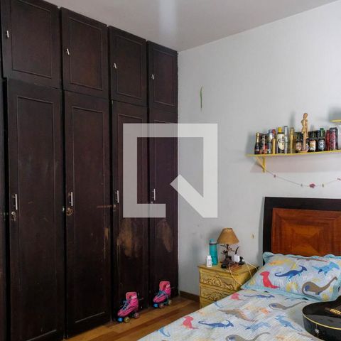 Casa à venda com 330m², 5 quartos e 2 vagasQuarto 4