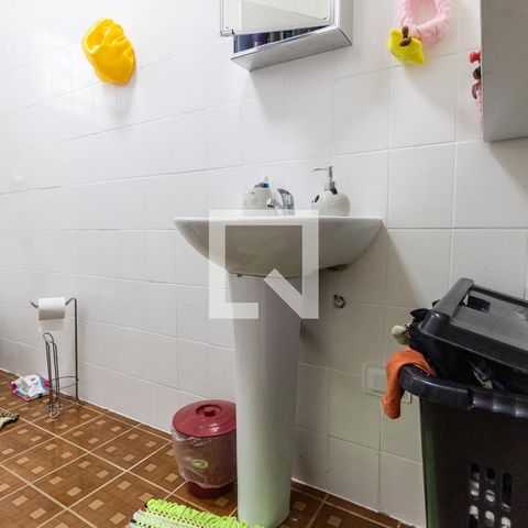 Casa à venda com 64m², 2 quartos e 1 vagaBanheiro