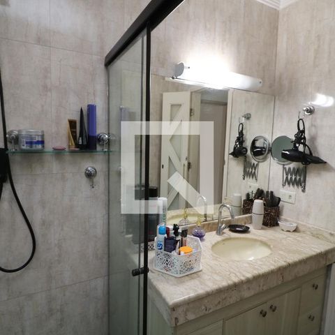Casa à venda com 300m², 3 quartos e 5 vagasBanheiro do Quarto 1