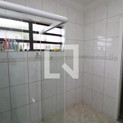 Casa à venda com 300m², 3 quartos e 5 vagasBanheiro do Quarto 3