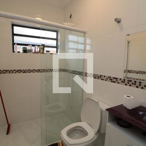 Casa à venda com 300m², 3 quartos e 5 vagasBanheiro do Quarto 2