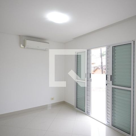 Casa à venda com 158m², 3 quartos e 3 vagasSuíte 3