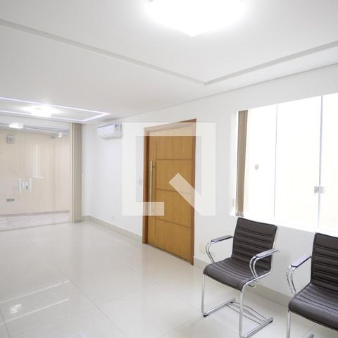 Casa à venda com 158m², 3 quartos e 3 vagasSala