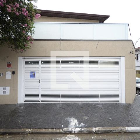 Casa à venda com 158m², 3 quartos e 3 vagasFachada
