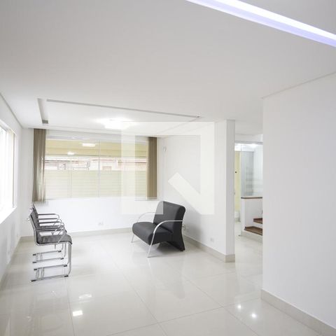 Casa à venda com 158m², 3 quartos e 3 vagasSala