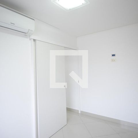 Casa à venda com 158m², 3 quartos e 3 vagasSuíte 1