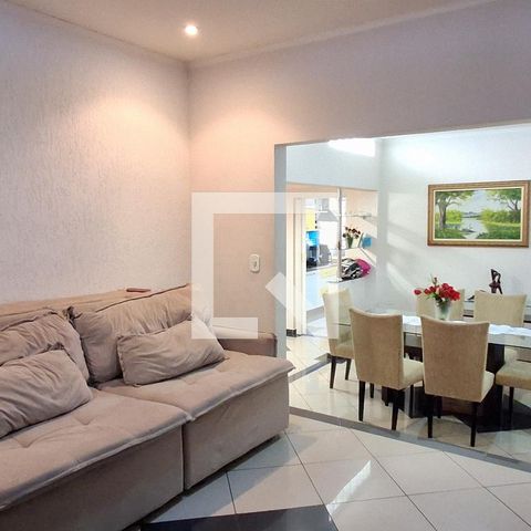 Casa à venda com 192m², 2 quartos e 2 vagasSala