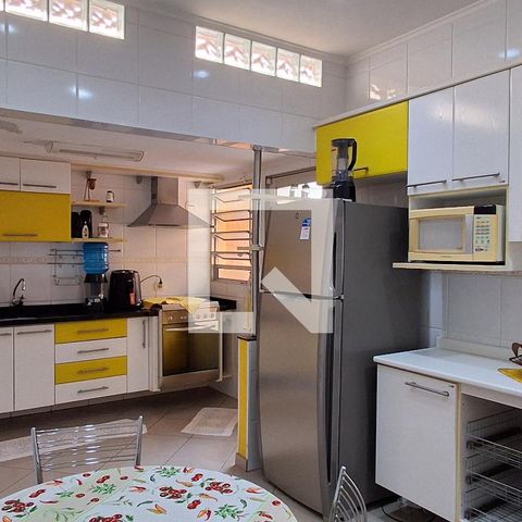 Casa à venda com 192m², 2 quartos e 2 vagasCozinha