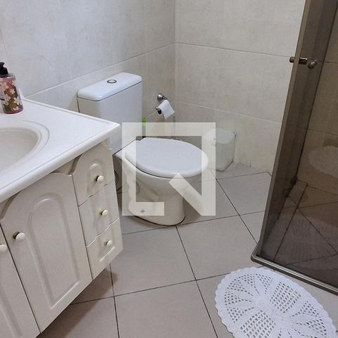 Casa à venda com 192m², 2 quartos e 2 vagasBanheiro